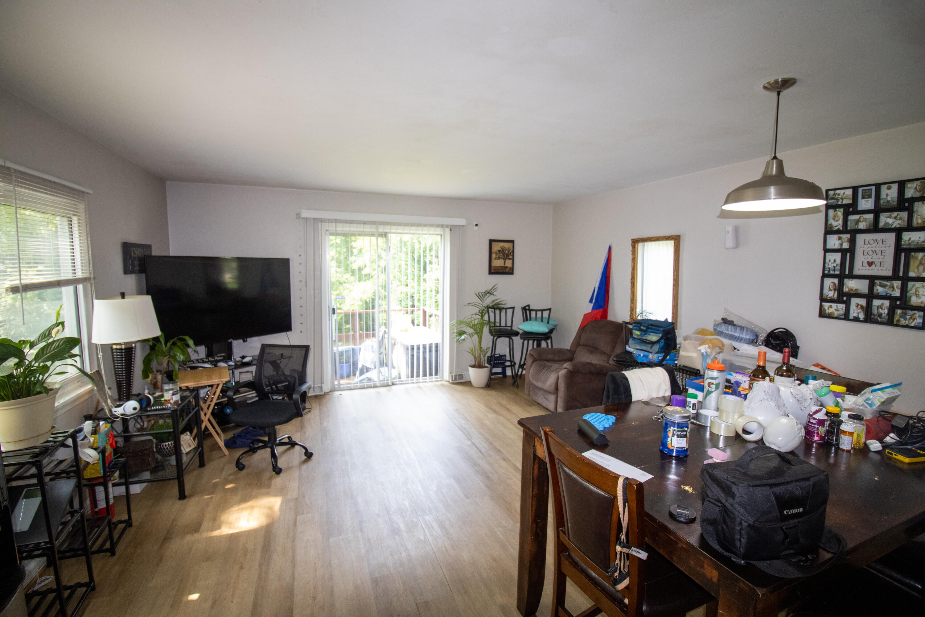 1748 Elbert Drive Roanoke, VA 24018 - Photo 2 of 18 a living room with furniture and a flat screen tv