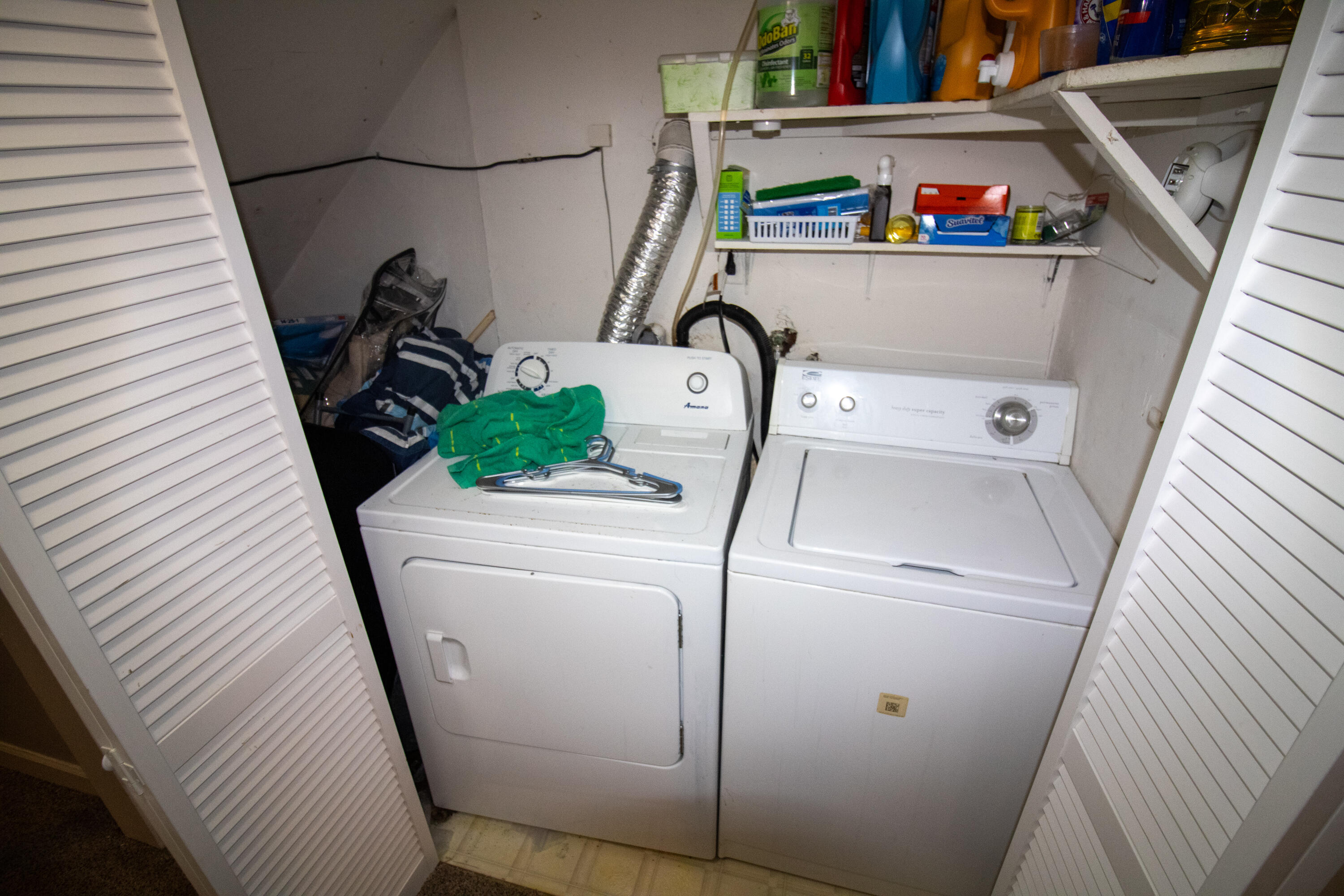 1748 Elbert Drive Roanoke, VA 24018 - Photo 9 of 18 a utility room with dryer and washer
