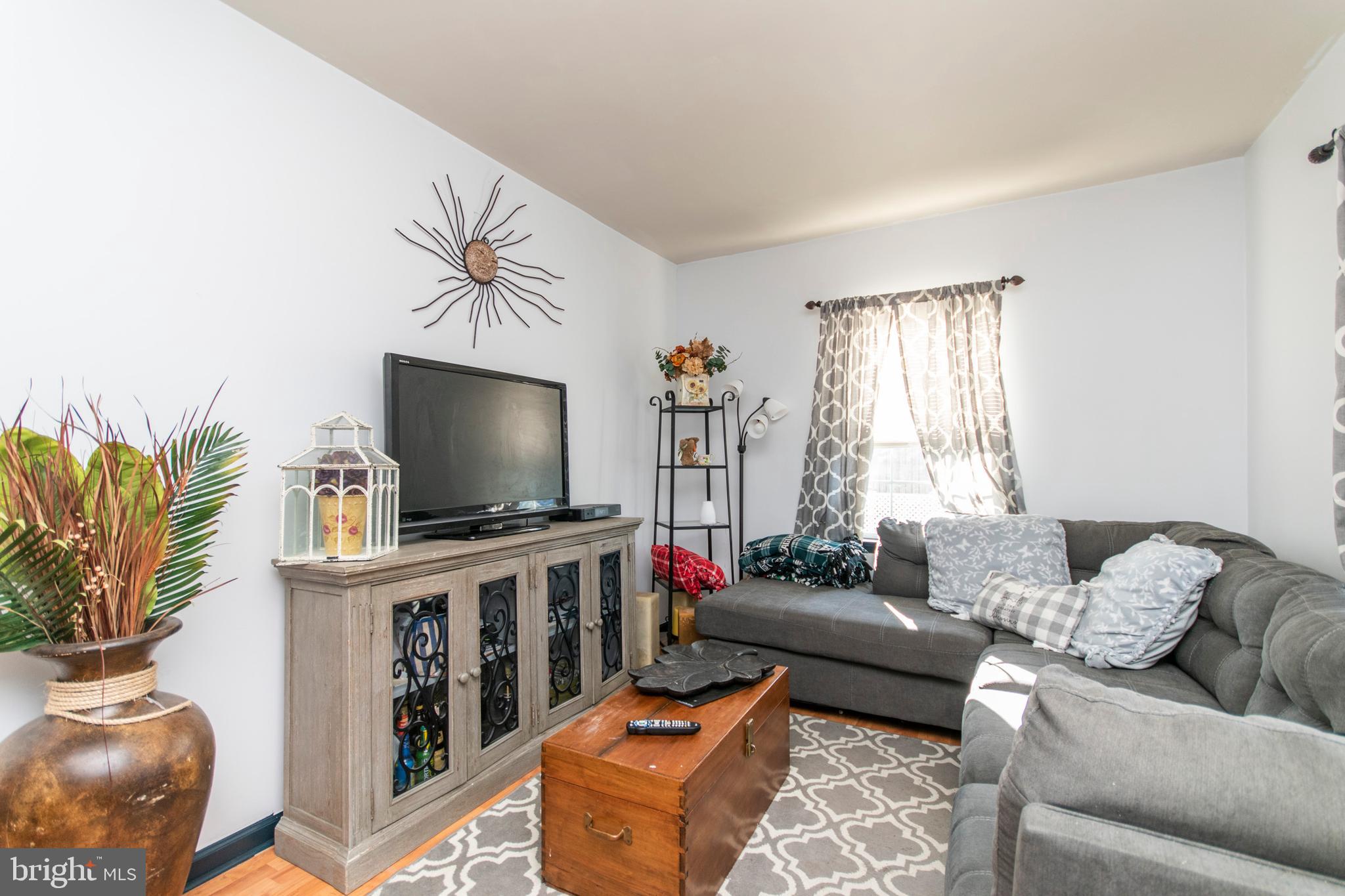 1043 Rosa Avenue Croydon, PA 19021 - Photo 5 of 27 Gallery Image 5