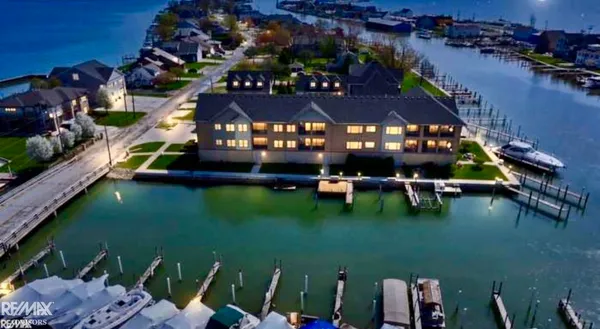 $995,000 | 32172 North River Road, Unit 17, Harrison Township, MI 48045