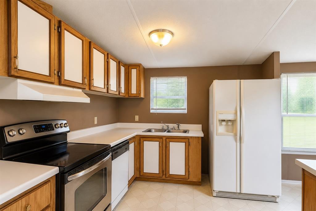 398 Avenue D Point, TX 75472 - Photo 5 of 11
