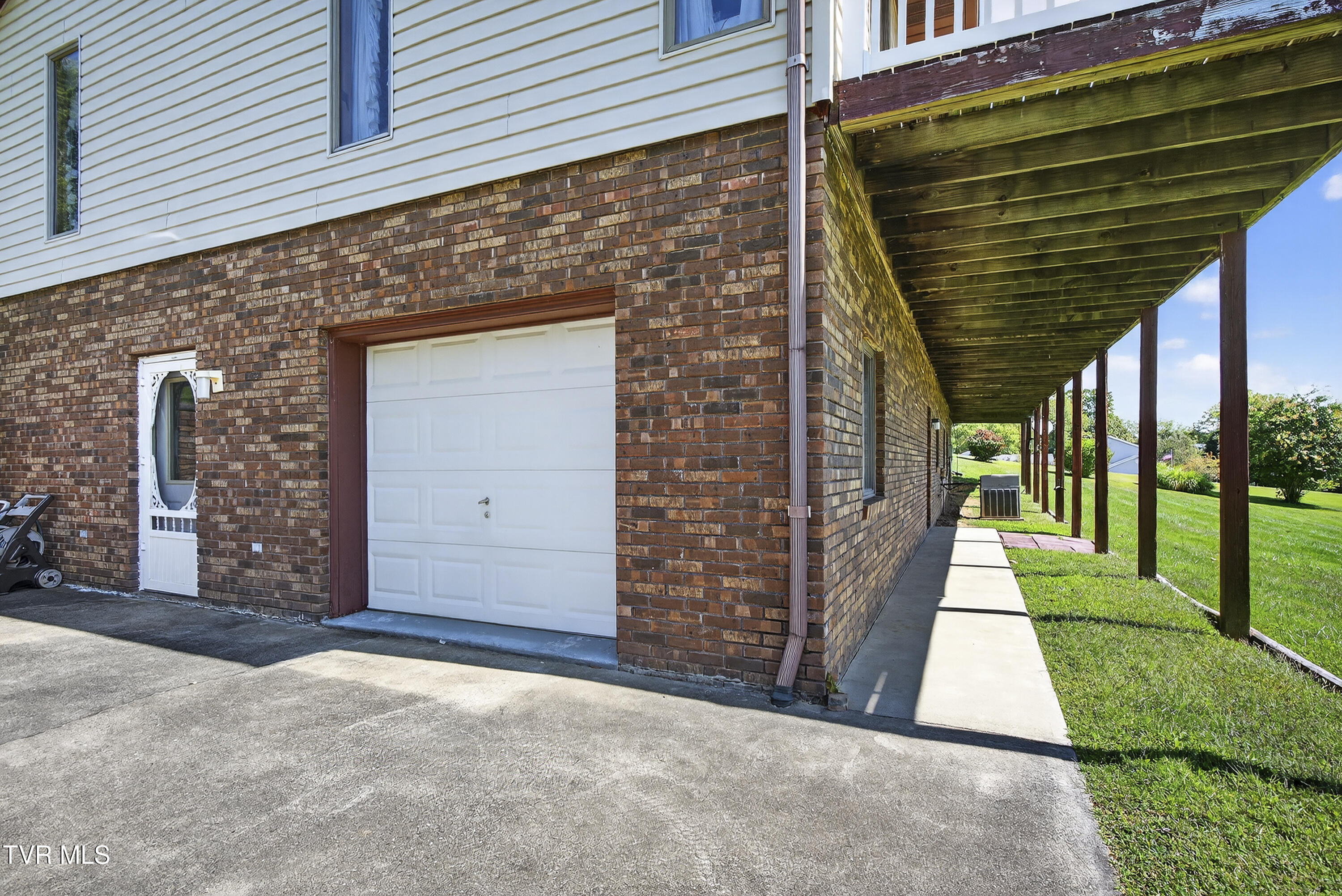 22231 Sandcastle Road Abingdon, VA 24211 - Photo 9 of 41 22231-Sandcastle-Rd-Abingdon-VA Matt-Smi