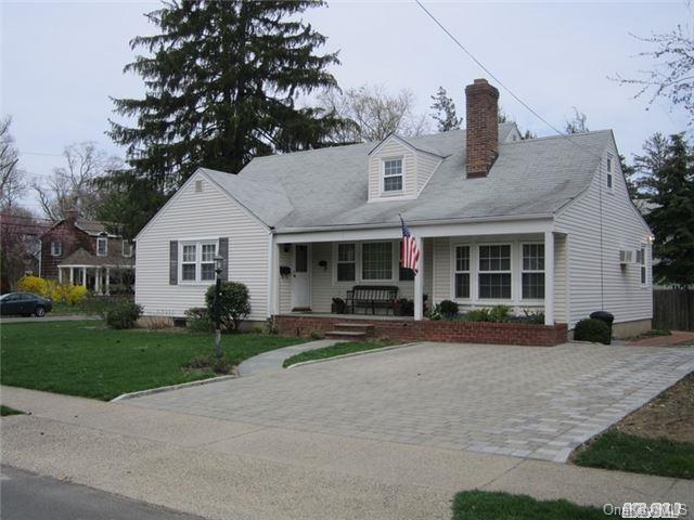 10 Mitchell Road Port Washington, NY 11050 - Photo 1 of 1