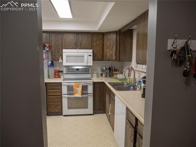 4422 Ranch Circle Colorado Springs, CO 80918 - Photo 27 of 35