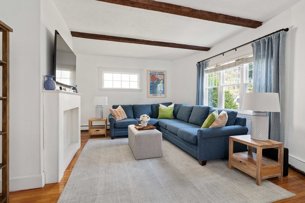 24 Manthorne Road Boston, MA 02132 - Photo 5 of 27 Gallery Image 5