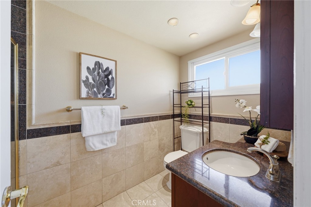 5041 Ridglea Avenue Buena Park, CA 90621 - Photo 33 of 60 MASTER BATHROOM