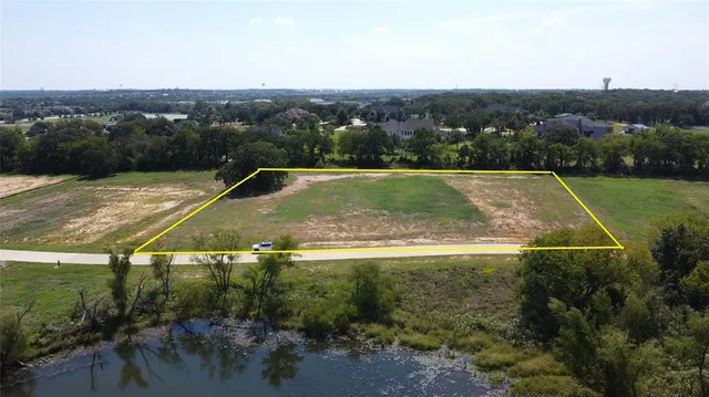 a view of a outdoor space