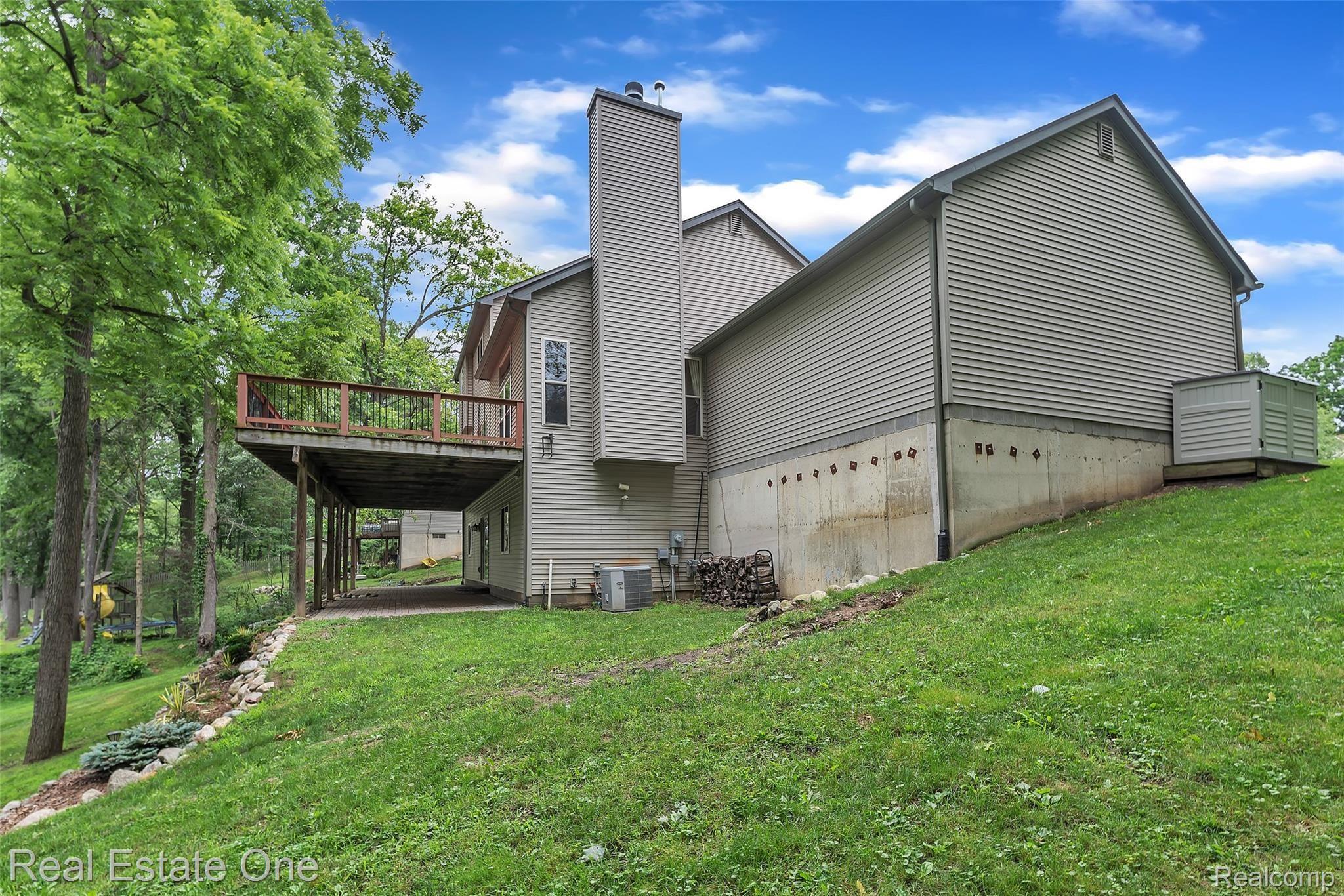 3112 Hunters Way Pinckney, MI 48169 - Photo 51 of 56 53-3112 Hunders Way-WindowStill-Rea.jpg