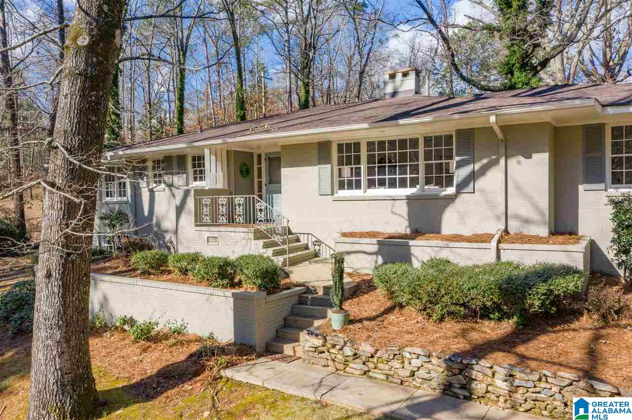 203 Primrose Path Sylacauga, AL 35150 - Photo 4 of 43