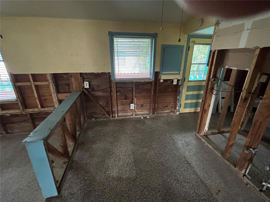 18006 4th Street East Redington Shores, FL 33708 - Photo 26 of 32 a view of a room with gym equipment