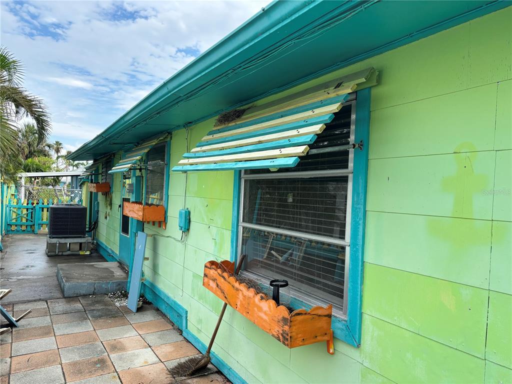 18006 4th Street East Redington Shores, FL 33708 - Photo 6 of 32 a backyard of a house with seating space