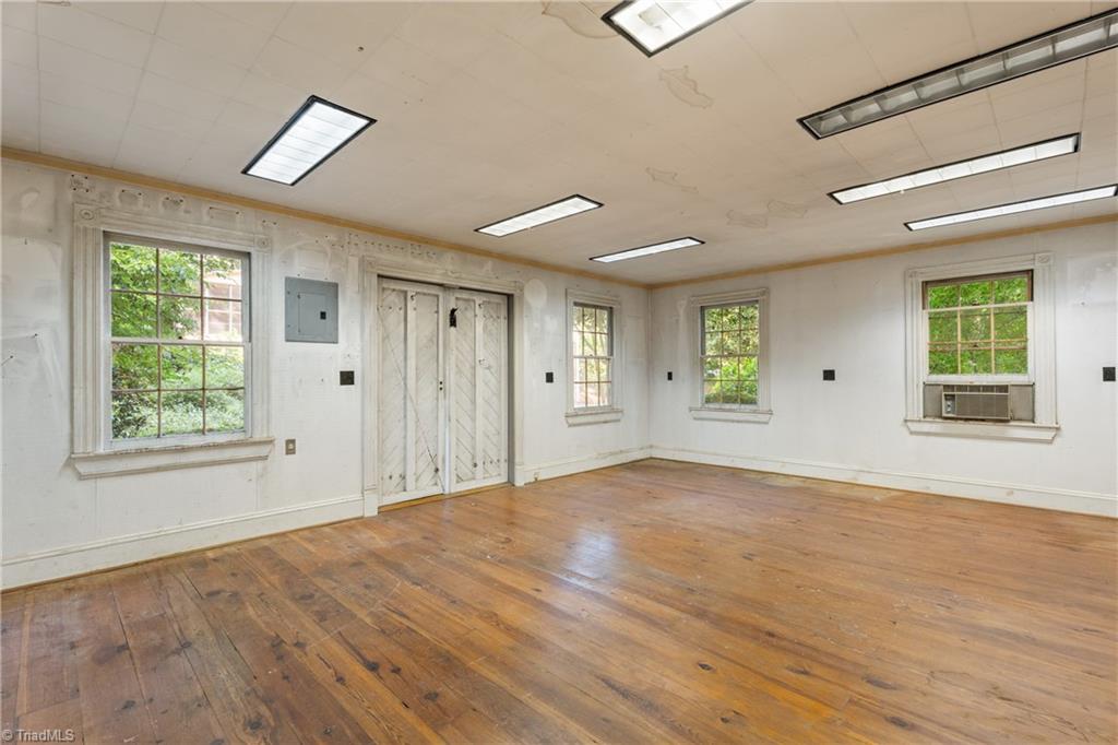 2460 Vincent Road Winston-Salem, NC 27106 - Photo 35 of 41