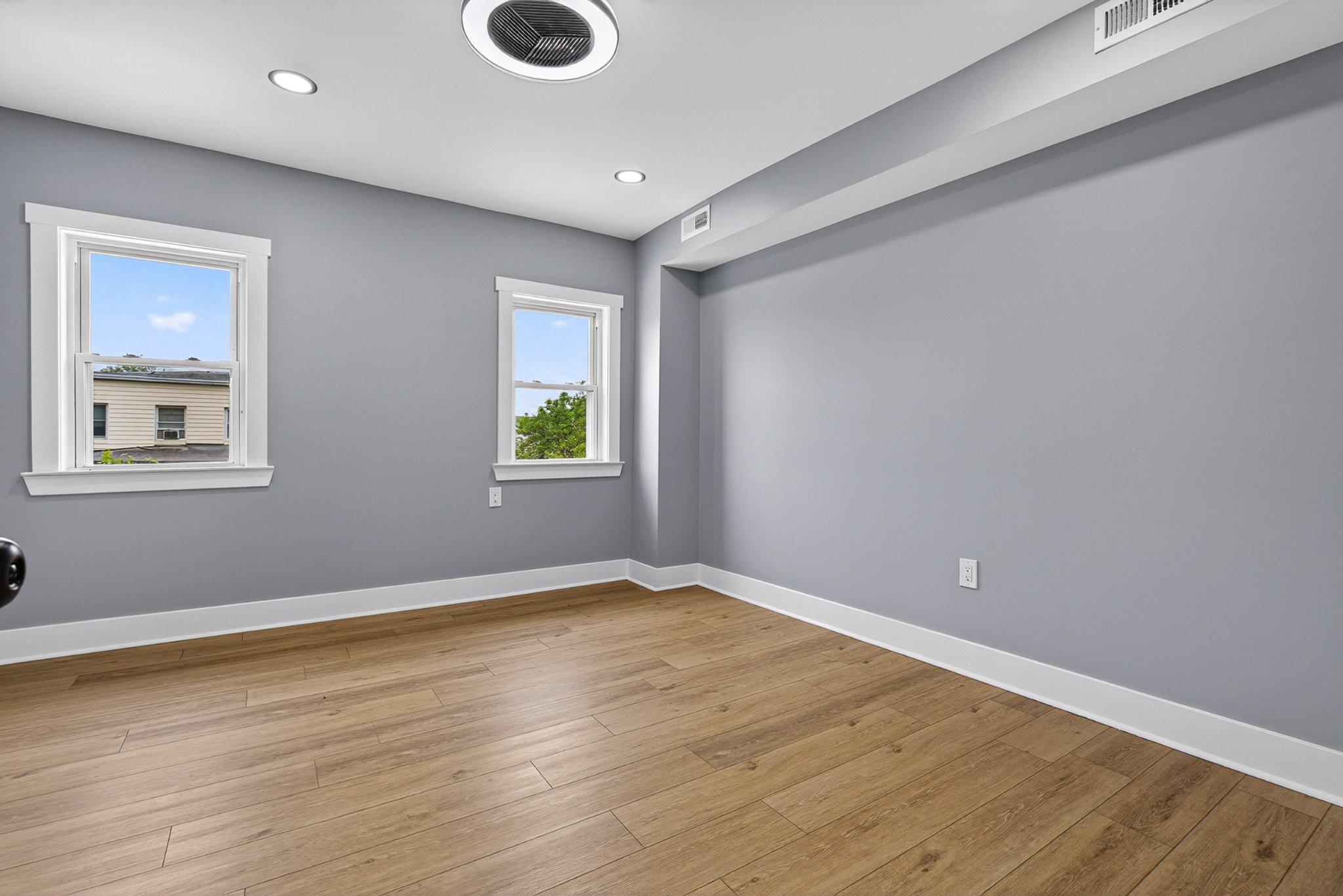 262 Colgate Baltimore, MD 21222 - Photo 22 of 48 Bright and airy bedroom