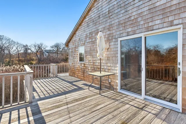 $1,400,000 | 17 West Lake Drive, Montauk, NY 11954