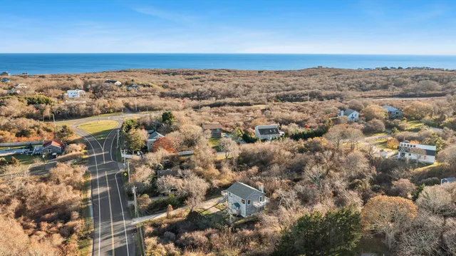 $1,400,000 | 17 West Lake Drive, Montauk, NY 11954