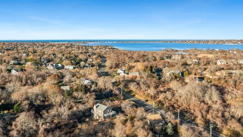 $1,400,000 | 17 West Lake Drive, Montauk, NY 11954