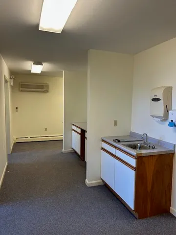 $750,000 | 905 Main Street, Vassalboro, ME 04989