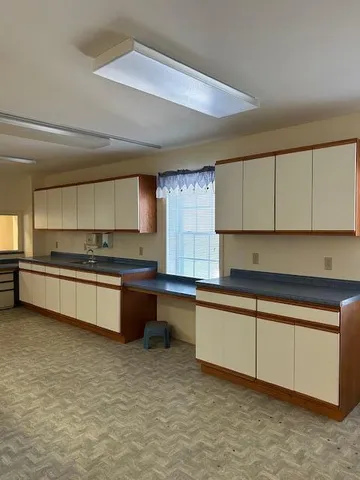 $750,000 | 905 Main Street, Vassalboro, ME 04989