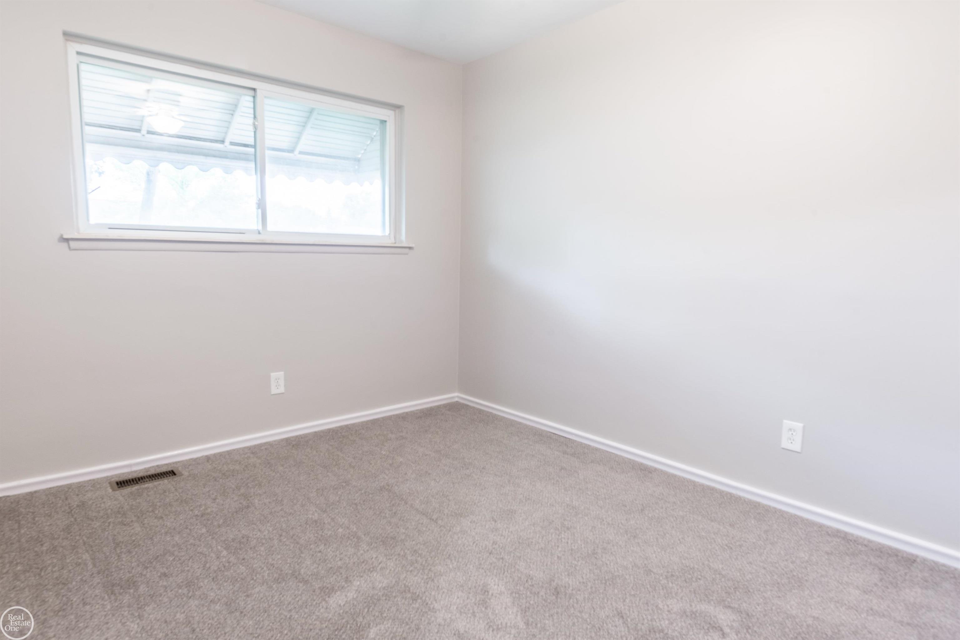 4444 Martin Road Warren, MI 48092 - Photo 15 of 27 50179410-db6de974-d606-46bd-8f84-945907eb0924.JPG