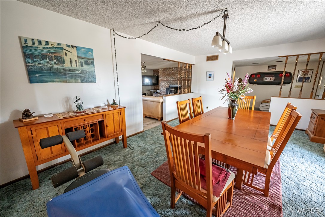 10320 South Veteran Road Seligman, AZ 86337 - Photo 12 of 79 Dining Area