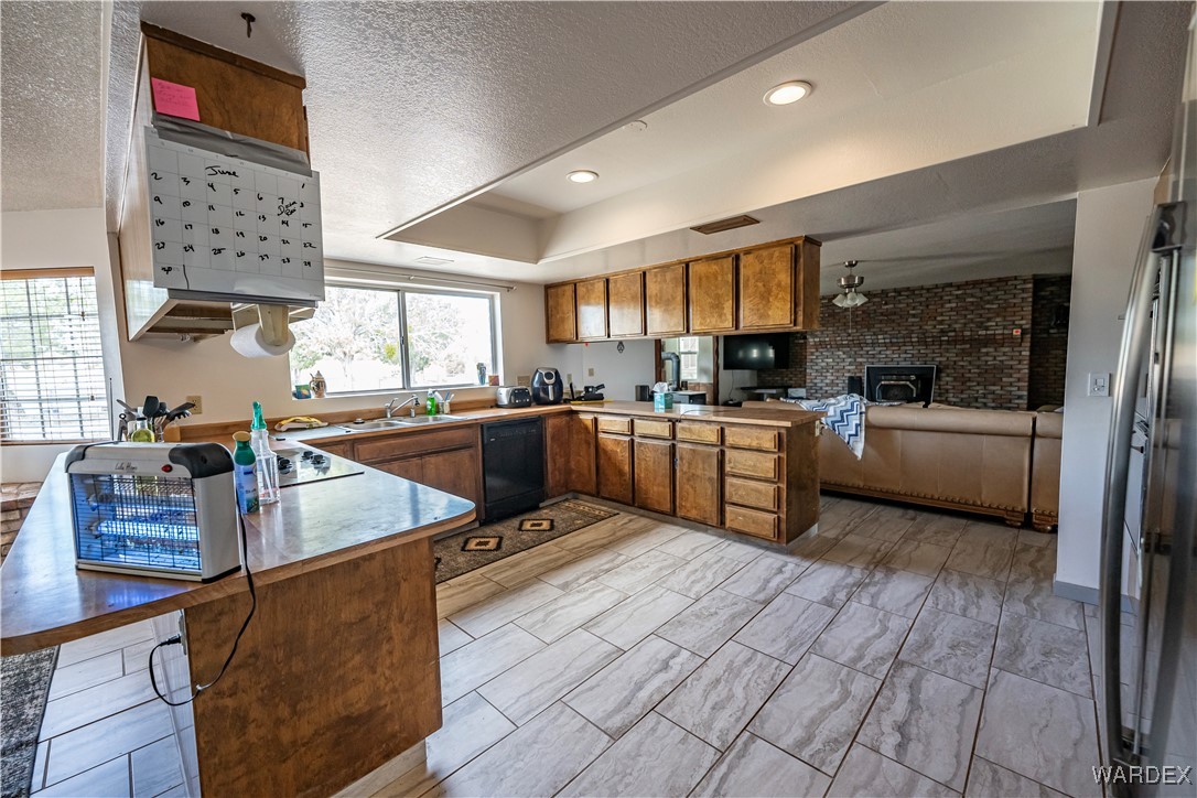 10320 South Veteran Road Seligman, AZ 86337 - Photo 17 of 79 Kitchen