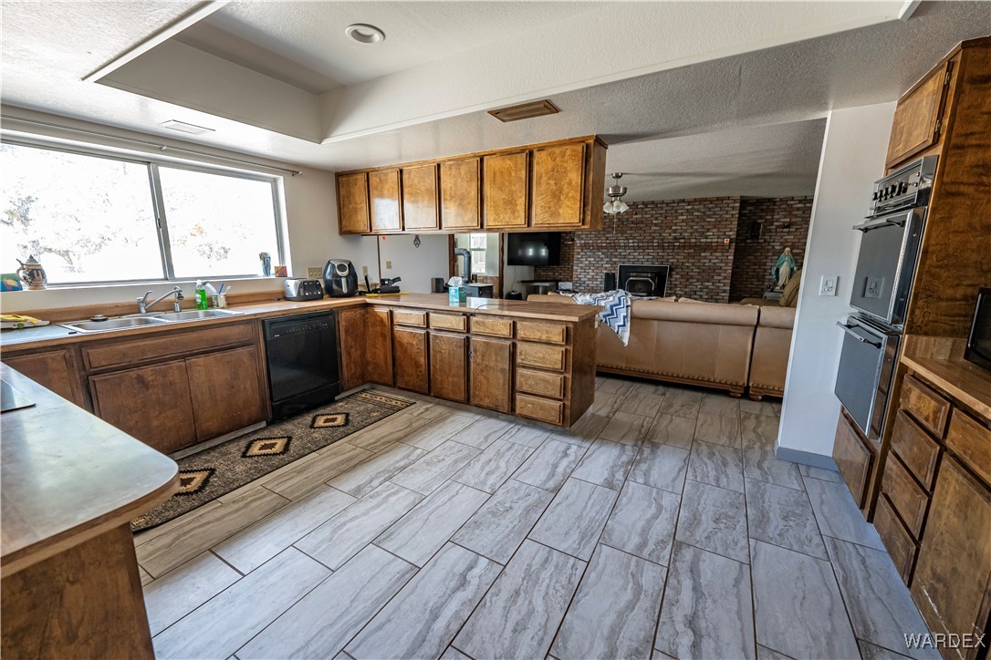 10320 South Veteran Road Seligman, AZ 86337 - Photo 18 of 79 Kitchen