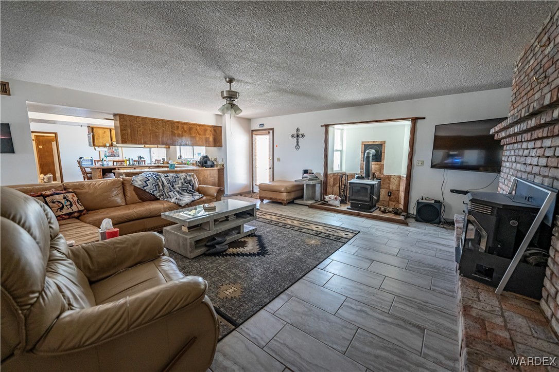 10320 South Veteran Road Seligman, AZ 86337 - Photo 19 of 79 Living Room