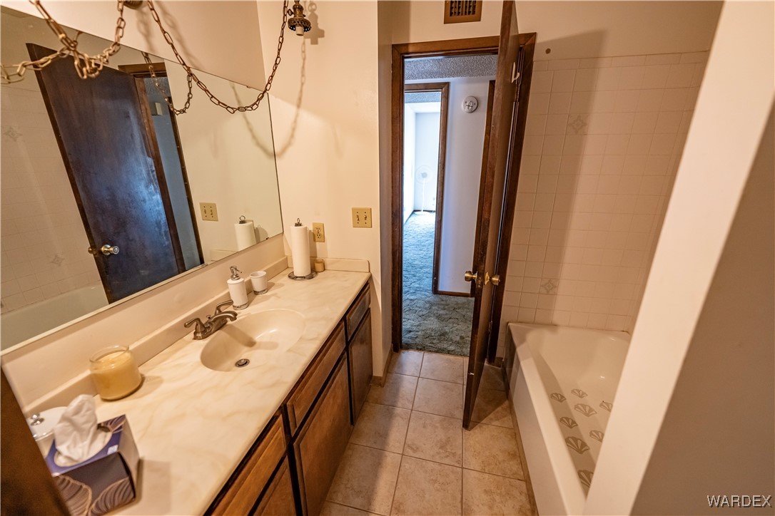 10320 South Veteran Road Seligman, AZ 86337 - Photo 28 of 79 Bathroom