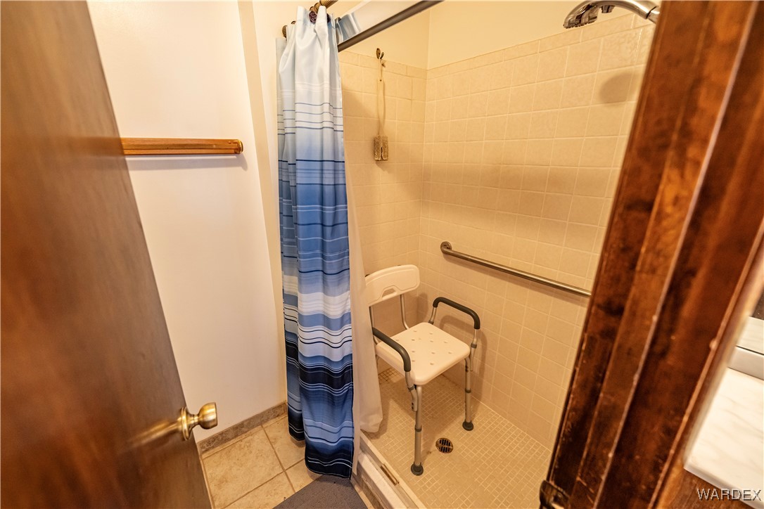 10320 South Veteran Road Seligman, AZ 86337 - Photo 34 of 79 Master Bathroom