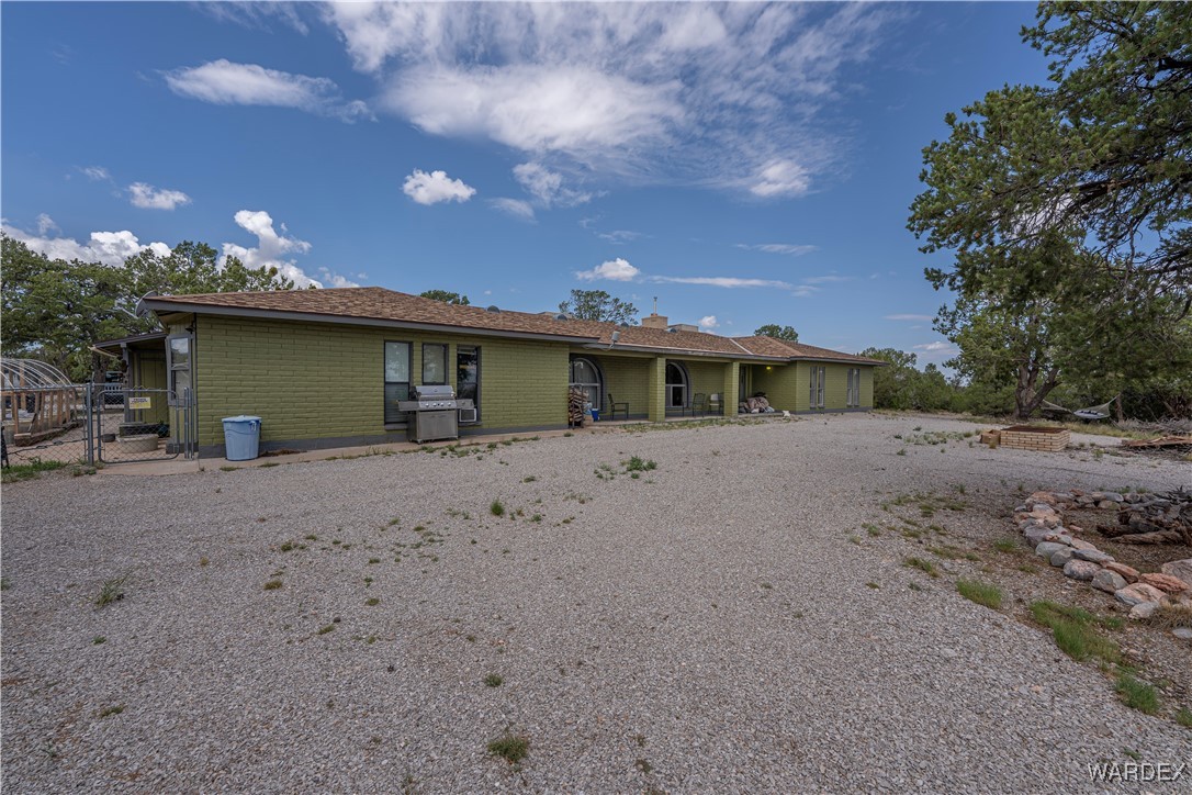 10320 South Veteran Road Seligman, AZ 86337 - Photo 4 of 79 Back of Structure