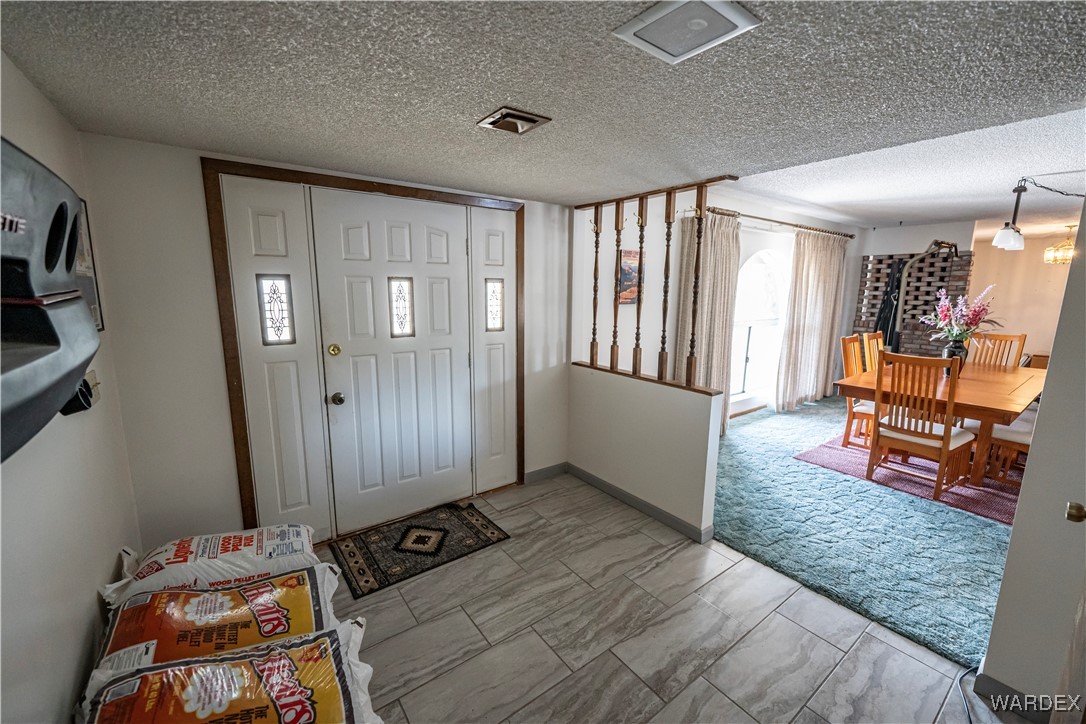 10320 South Veteran Road Seligman, AZ 86337 - Photo 6 of 79 Entry