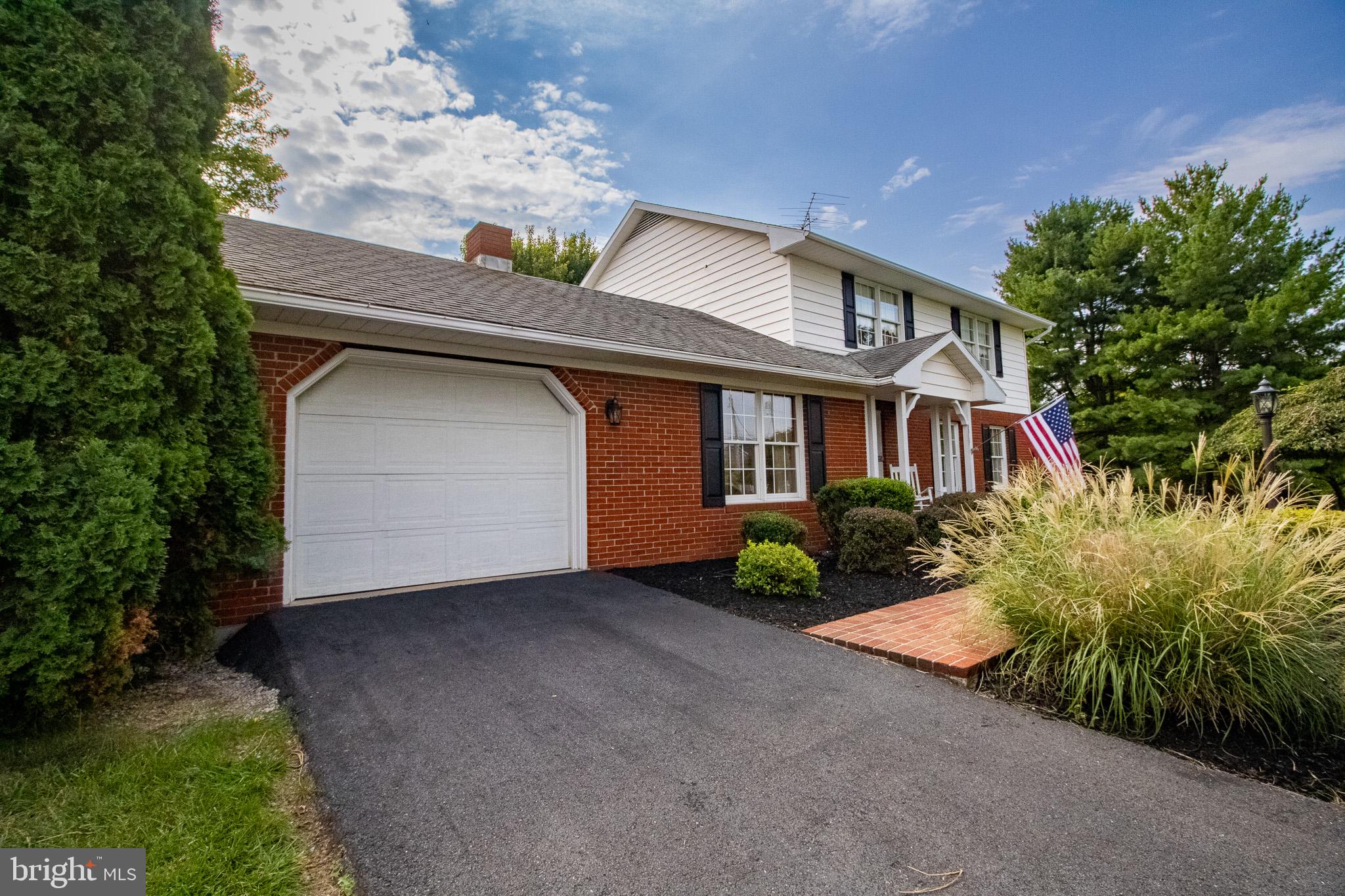 2912 Ridge Road South Martinsburg, WV 25403 - Photo 4 of 57 Gallery Image 4