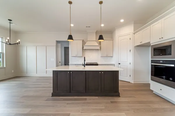$829,900 | 7404 Black Fox Drive, Fairview, TN 37062