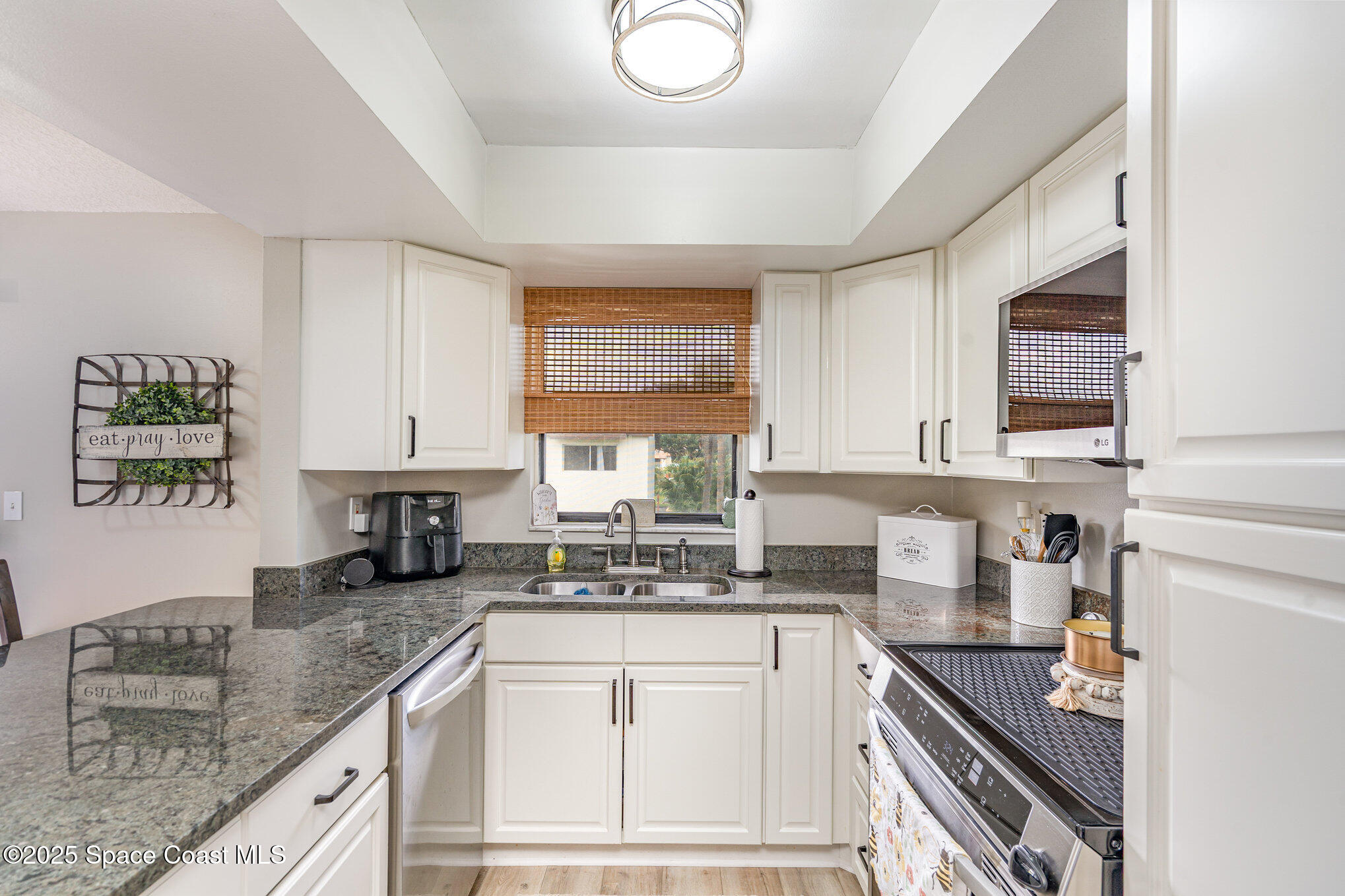 594 North Wickham Road, Unit 4 Melbourne, FL 32935 - Photo 7 of 24 011_dsc00220-edit_610