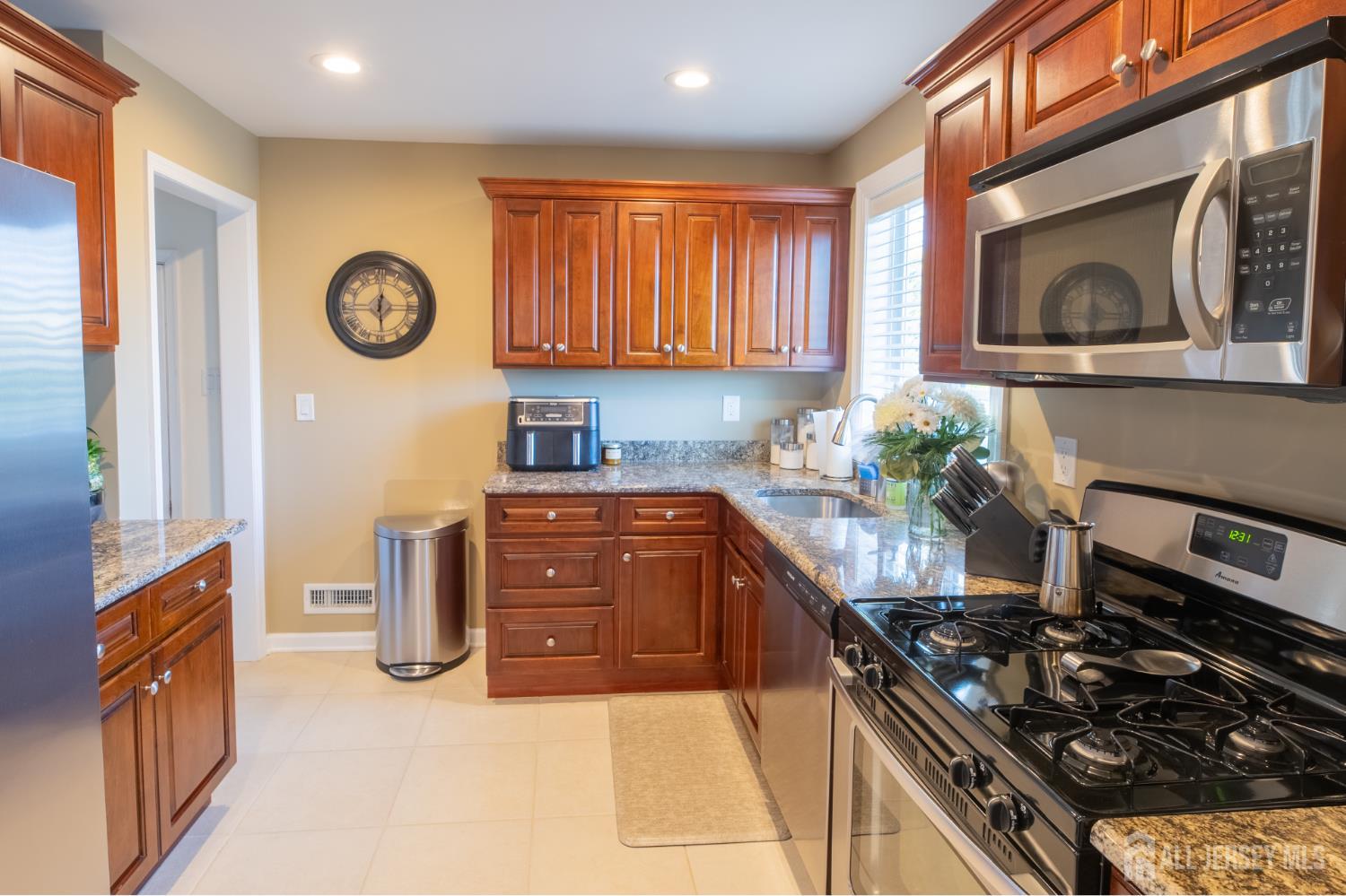 16 Woodland Road Jamesburg, NJ 08831 - Photo 21 of 68