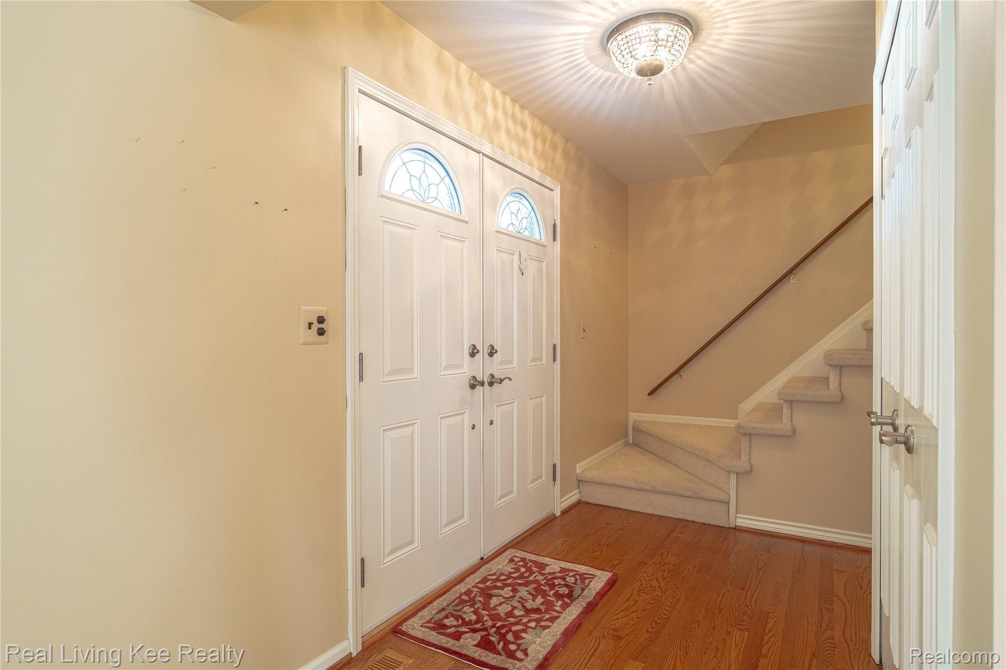 988 Briston Drive Rochester, MI 48307 - Photo 25 of 79 Front Door Entrance & Foyer