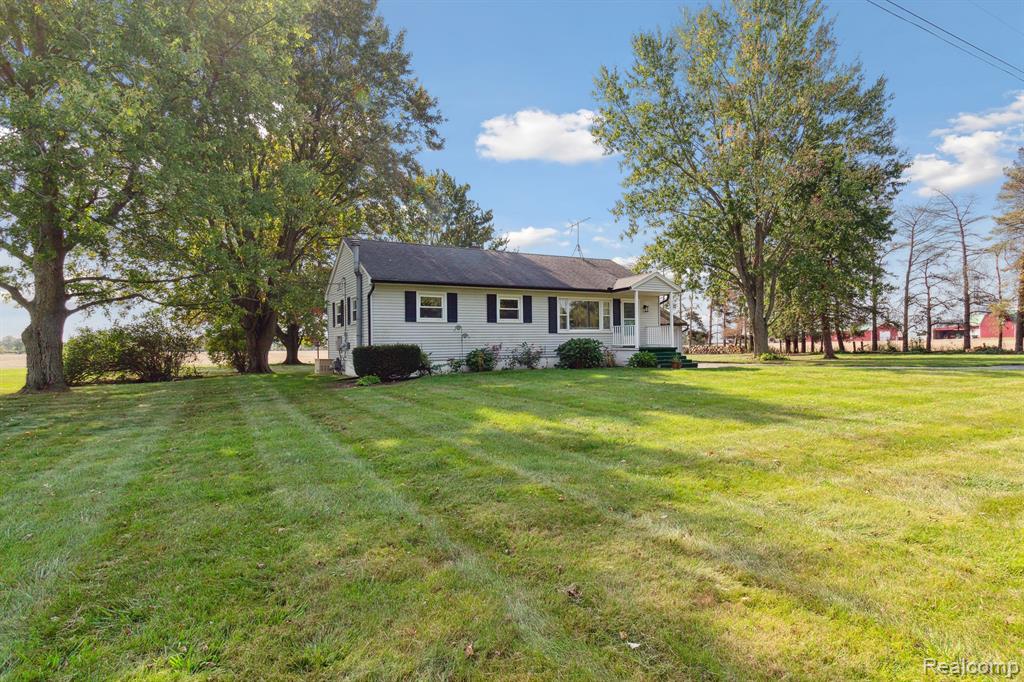 15853 Almont Road Allenton, MI 48002 - Photo 3 of 40 Gallery Image 3