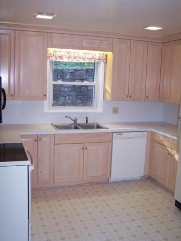 3516 Heritage Road Southwest Roanoke, VA 24015 - Photo 2 of 31 Kitchen