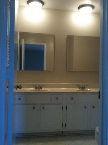 3516 Heritage Road Southwest Roanoke, VA 24015 - Photo 13 of 31 Master Bathroom