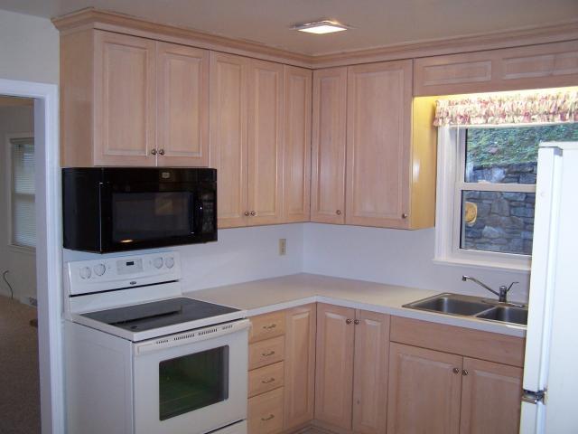 3516 Heritage Road Southwest Roanoke, VA 24015 - Photo 3 of 31 Kitchen