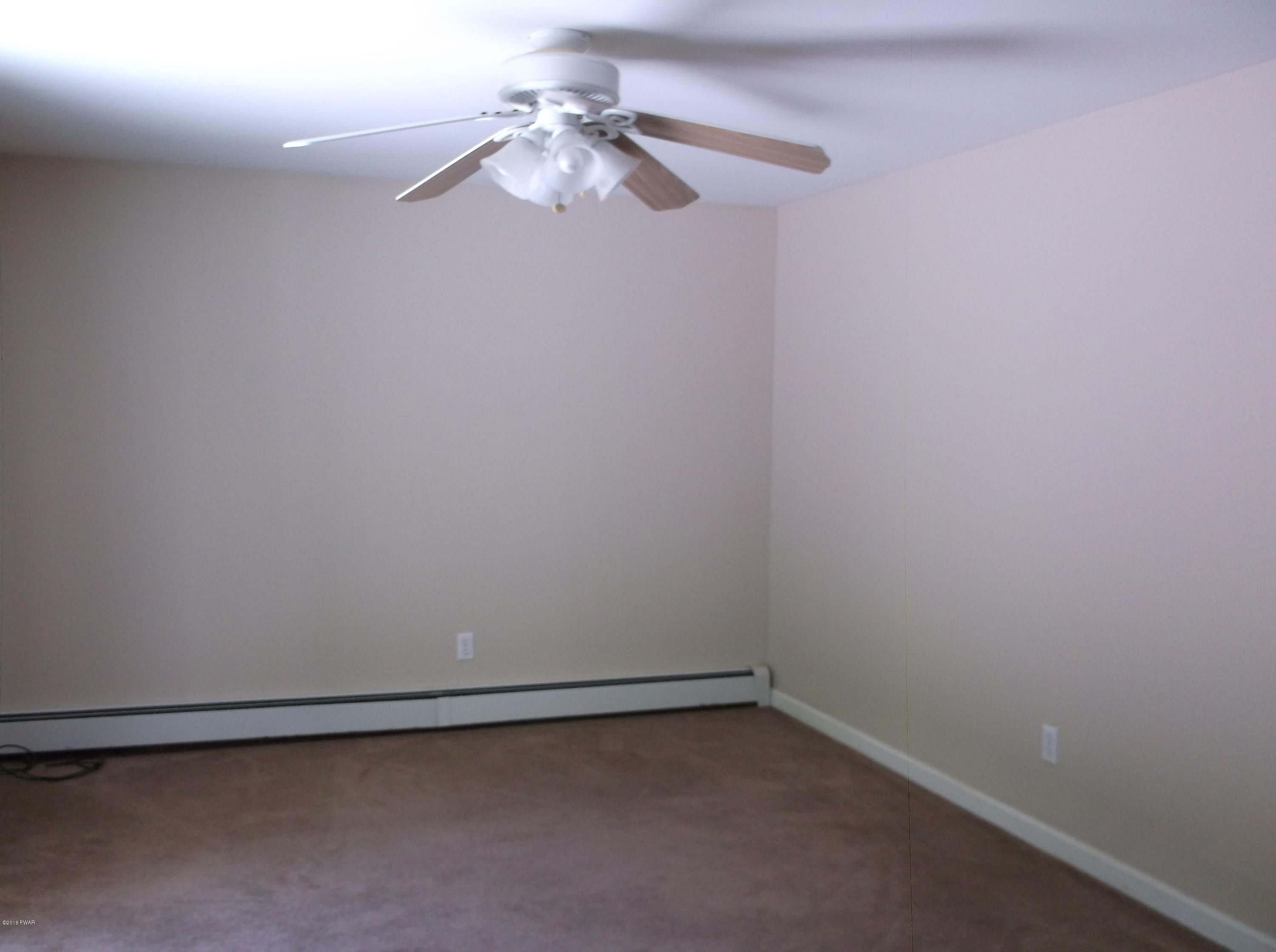 154 Caribou Road Dingmans Ferry, PA 18328 - Photo 8 of 17 Family Room