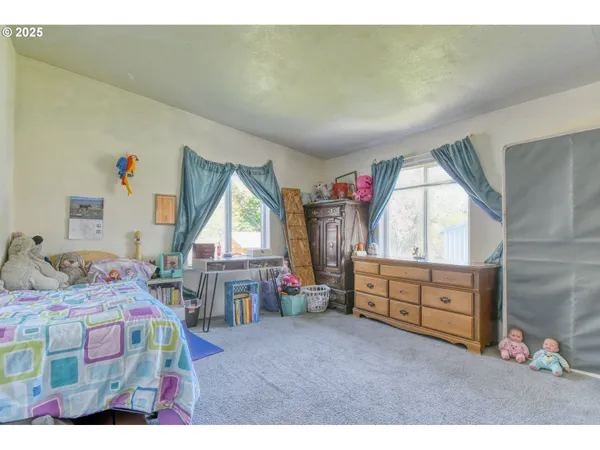 $379,900 | 212 South Water Street, Weston, OR 97886