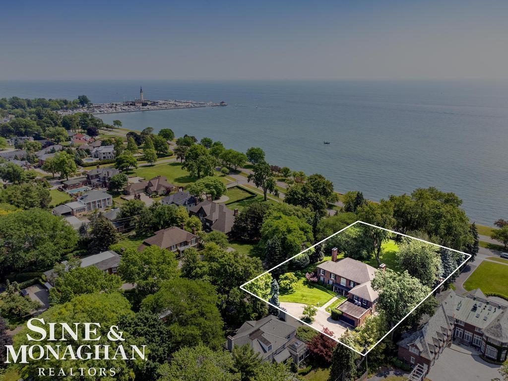 681 Lake Shore Road Grosse Pointe, MI 48236 - Photo 55 of 75 50114891-54.JPG