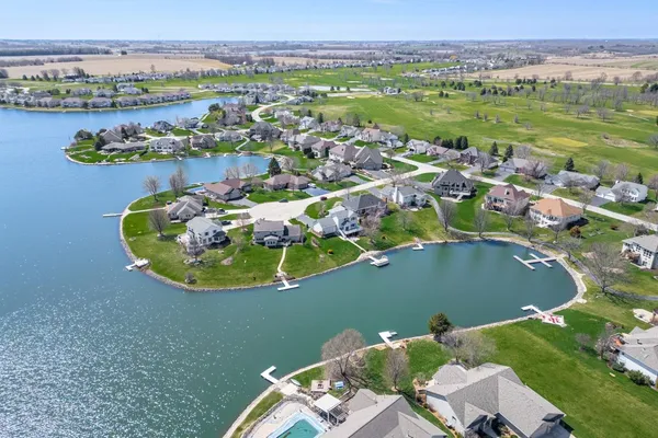 $479,900 | 12805 Edgewater Pointe, Winnebago, IL 61088