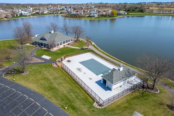 $479,900 | 12805 Edgewater Pointe, Winnebago, IL 61088