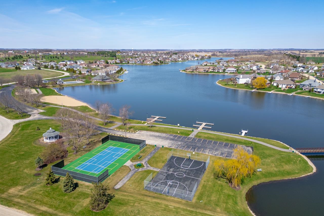 12805 Edgewater Pointe Winnebago, IL 61088 - Photo 47 of 47 an aerial view of residential houses with outdoor space and river