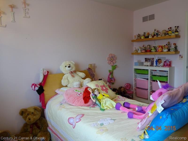 41568 Glade Road Canton, MI 48187 - Photo 19 of 42