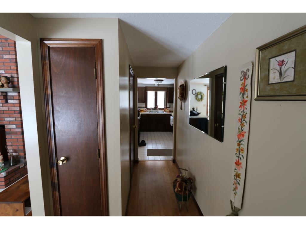 12 Laurel Hill Road Londonderry, NH 03053 - Photo 5 of 25 Gallery Image 5