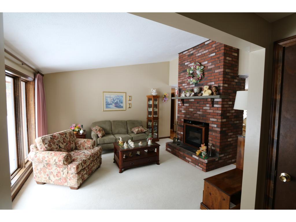 12 Laurel Hill Road Londonderry, NH 03053 - Photo 7 of 25 Gallery Image 7