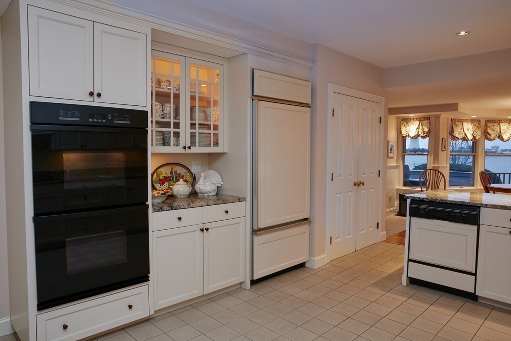 6 Stonegate Road Warren, RI 02885 - Photo 7 of 30